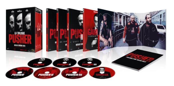 Affiche de « LA TRILOGIE PUSHER » avec coffret, DVD et livret promotionnels.