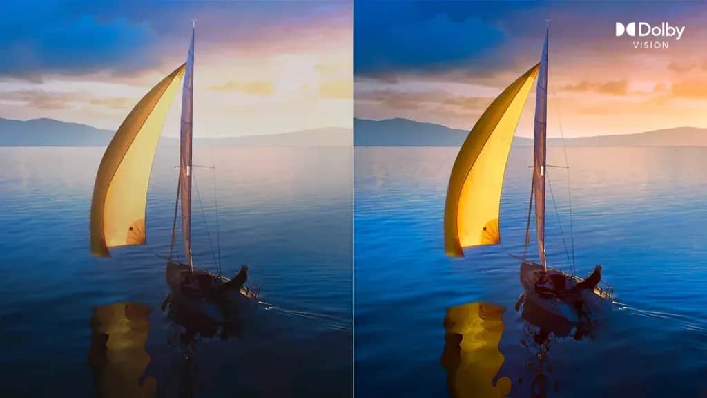 Voilier aux voiles jaunes naviguant sur un lac au coucher du soleil, comparaison d’image avec le logo Dolby Vision.