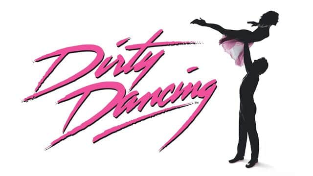 Affiche de « Dirty Dancing » avec un couple en silhouette, la femme portée dans les airs.